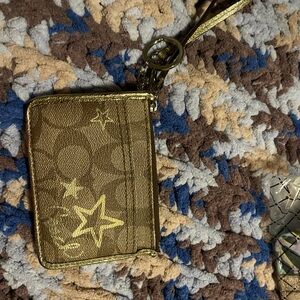 VINTAGE Coach Metallic Gold Signature Star Card Case Wristlet
HARD TO FIND